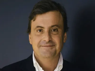 Carlo Calenda raccomanda Cardine Modevo